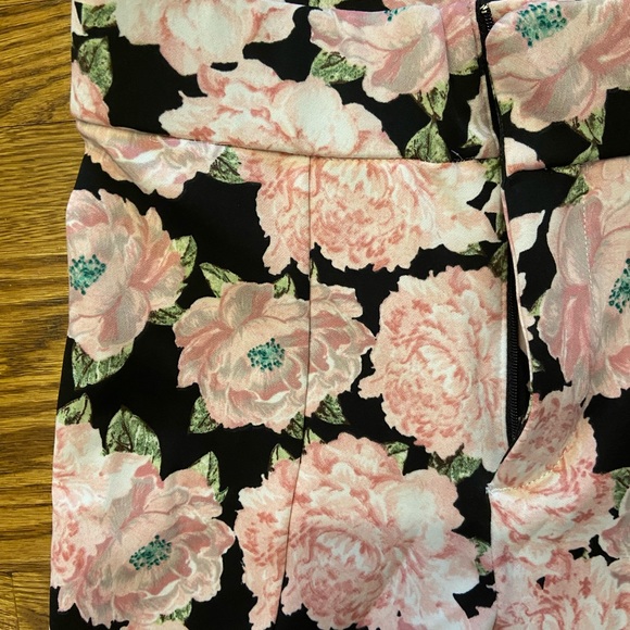 Zara stretch rose-printed flared slacks - Picture 2 of 5